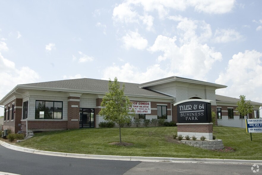 1607 E Main St, St Charles, IL for sale - Building Photo - Image 2 of 15