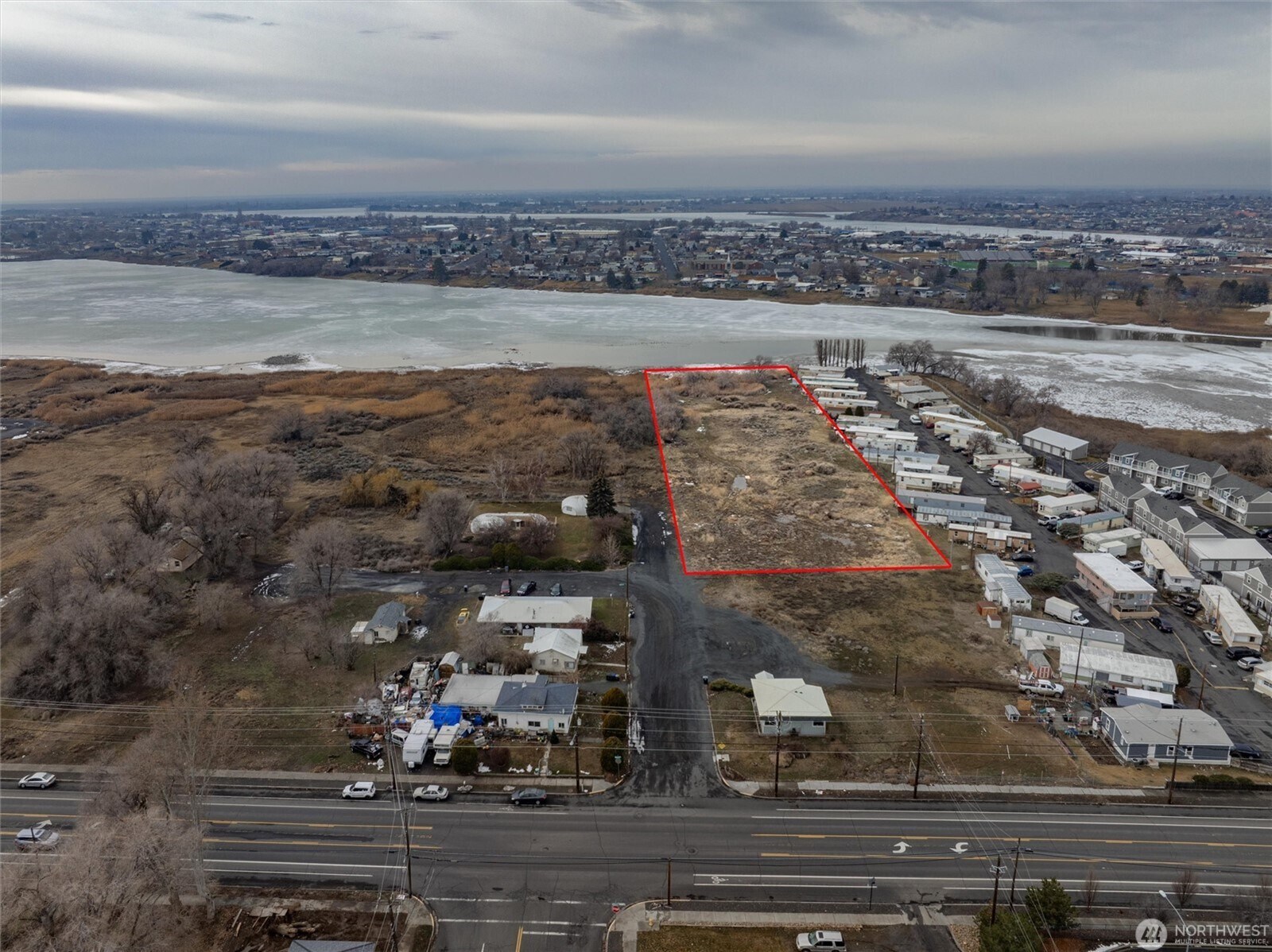 948 Eastlake Dr, Moses Lake, WA à vendre Photo principale- Image 1 de 1