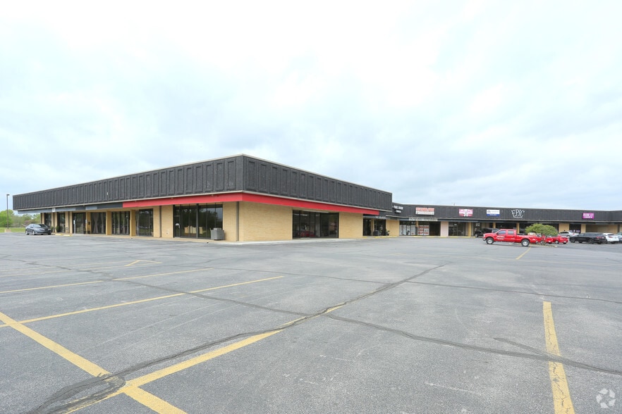800-840 S Elm Pl, Broken Arrow, OK for lease - Building Photo - Image 1 of 6