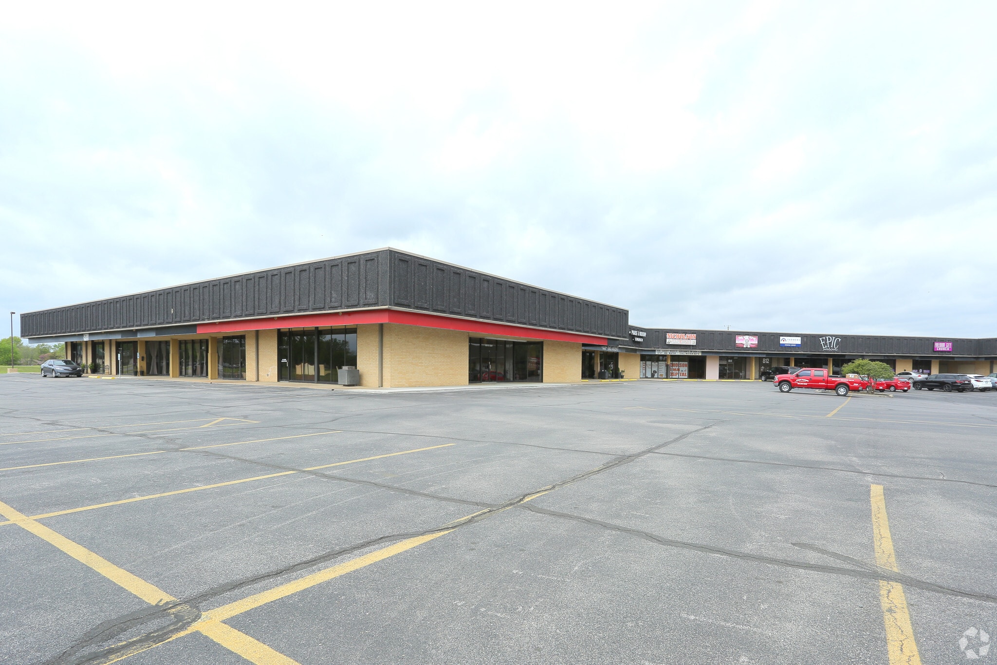 800-840 S Elm Pl, Broken Arrow, OK for lease Building Photo- Image 1 of 7