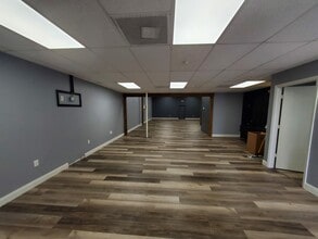 418-544 Interstate Ct, Sarasota, FL for lease Interior Photo- Image 2 of 12