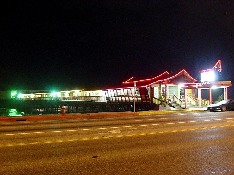 2107 Seawall Blvd, Galveston, TX à vendre - Photo du bâtiment - Image 2 de 39