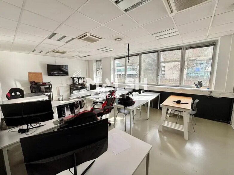 Bureau dans Lyon à louer - Photo du bâtiment - Image 3 de 13