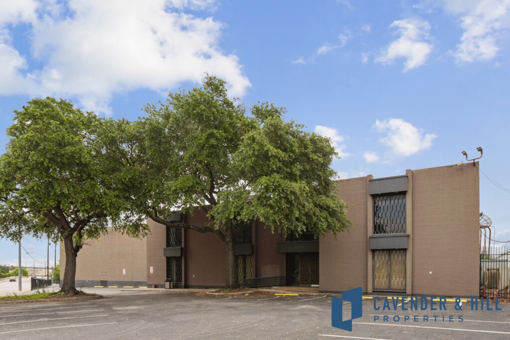 3200 E Houston St, San Antonio, TX à vendre Photo du bâtiment- Image 1 de 28