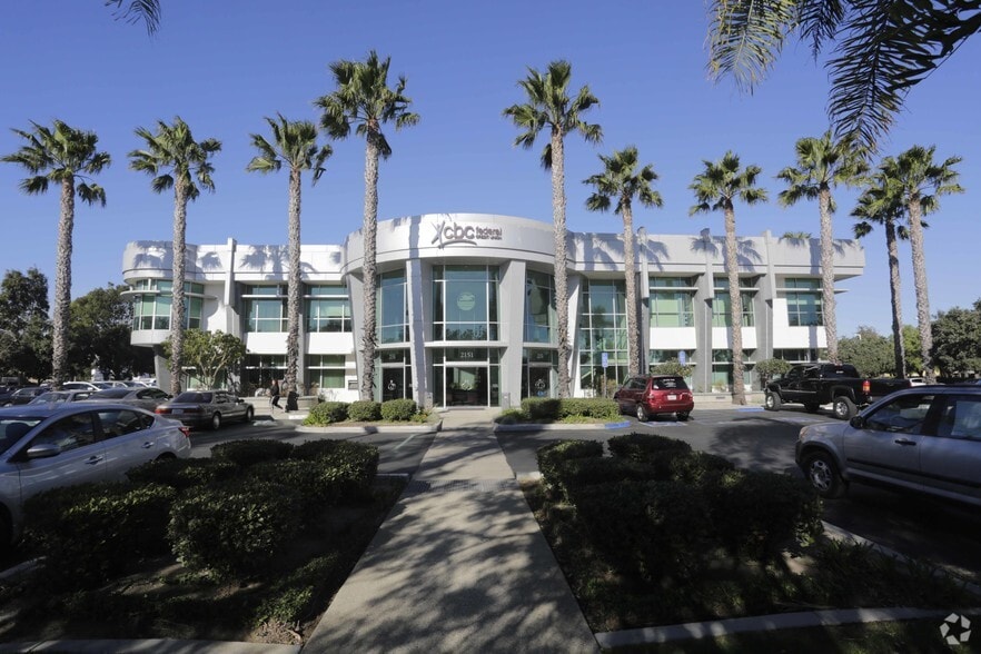 2151 E Gonzales Rd, Oxnard, CA for lease - Primary Photo - Image 1 of 9