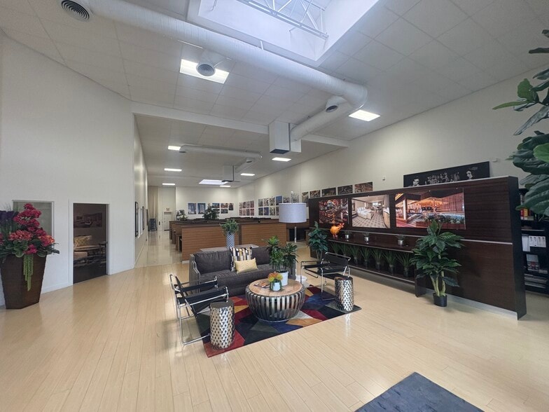 4810 W University Ave, Las Vegas, NV for sale - Building Photo - Image 3 of 15