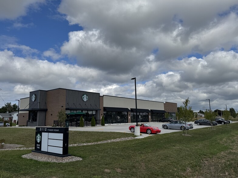 3112 Finger Rd, Green Bay, WI à louer - Photo du bâtiment - Image 2 de 4