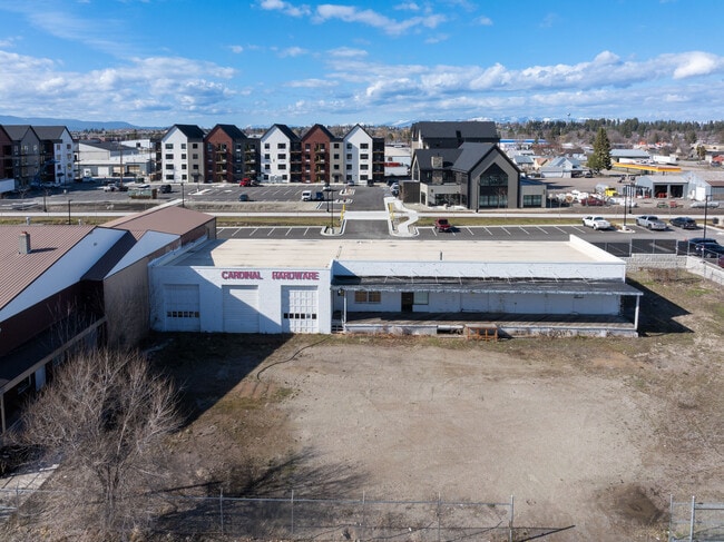 Plus de détails pour 647 Center st, Kalispell, MT - Flex à vendre