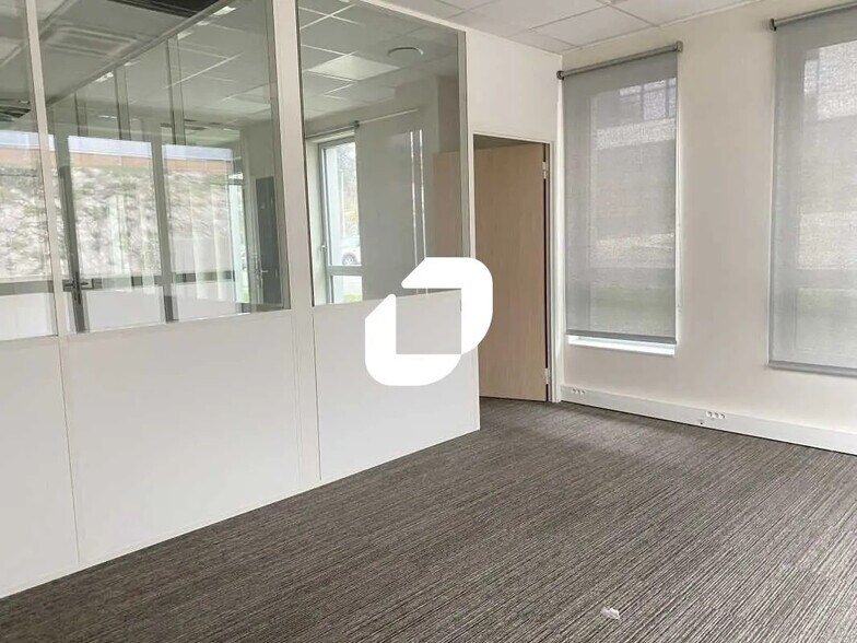 Office in Dardilly for sale - Building Photo - Image 2 of 29