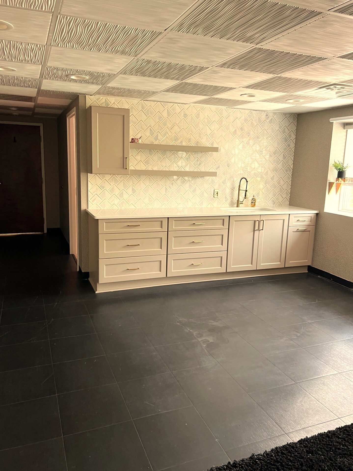 5056 Us-70 Hwy W, Morehead City, NC à louer Photo intérieure- Image 1 de 11