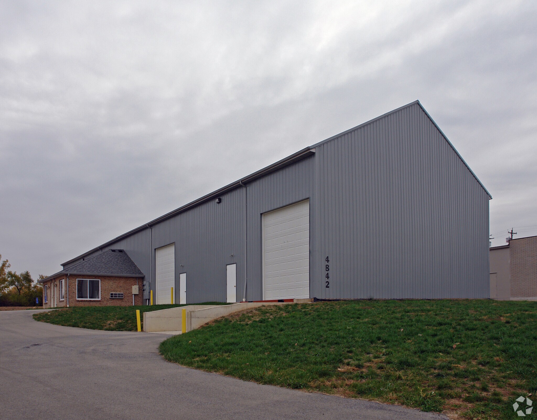 4842 Factory Dr, Fairfield, OH à louer Photo principale- Image 1 de 3