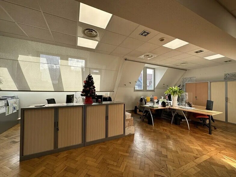 Office in Strasbourg for lease - Building Photo - Image 2 of 7