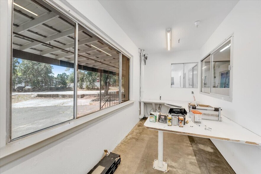 16928 Crestview Dr, Sonora, CA à louer - Photo du bâtiment - Image 2 de 13