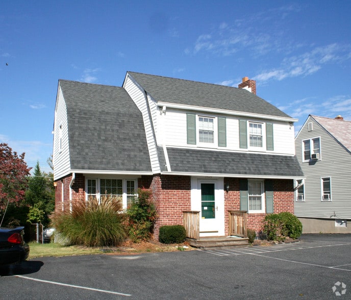 1404 E Joppa Rd, Towson, MD à louer - Photo du bâtiment - Image 2 de 8