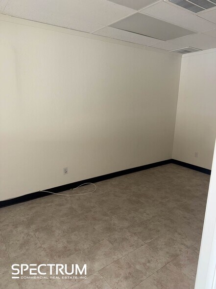 2537 W Beverly Blvd, Montebello, CA à louer - Photo du bâtiment - Image 3 de 7