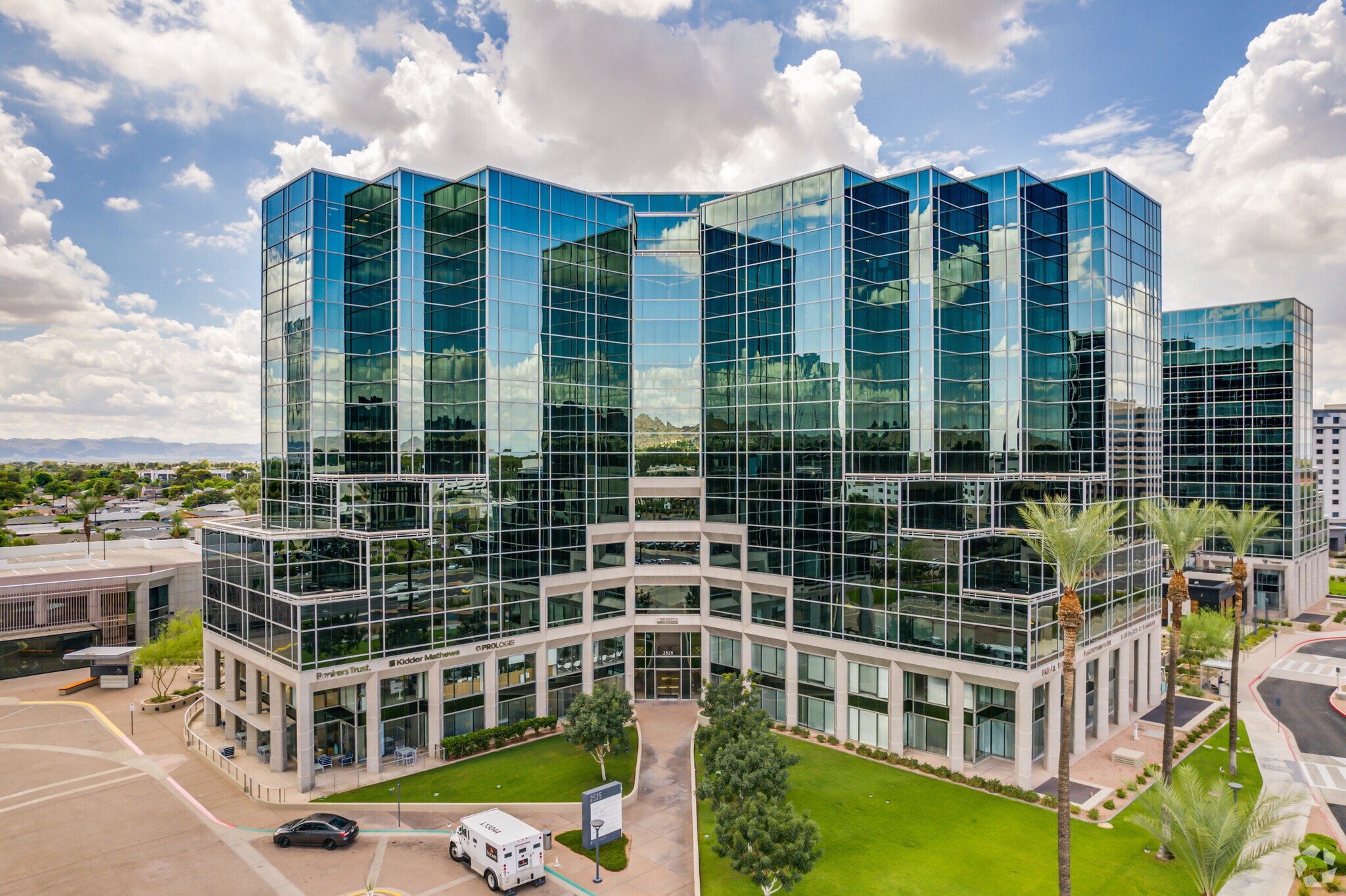 2525 E Camelback Rd, Phoenix, AZ for lease Building Photo- Image 1 of 22