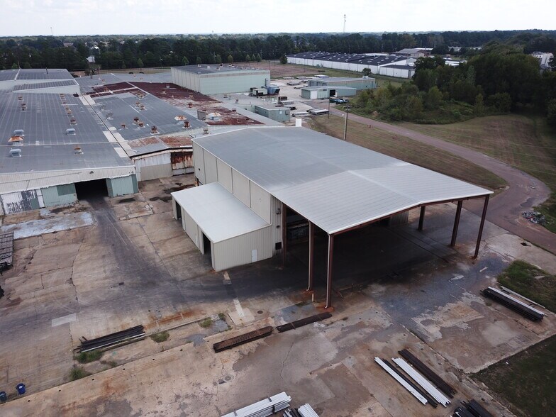 2785 McCracken Rd, Hernando, MS à louer - Photo du bâtiment - Image 3 de 23