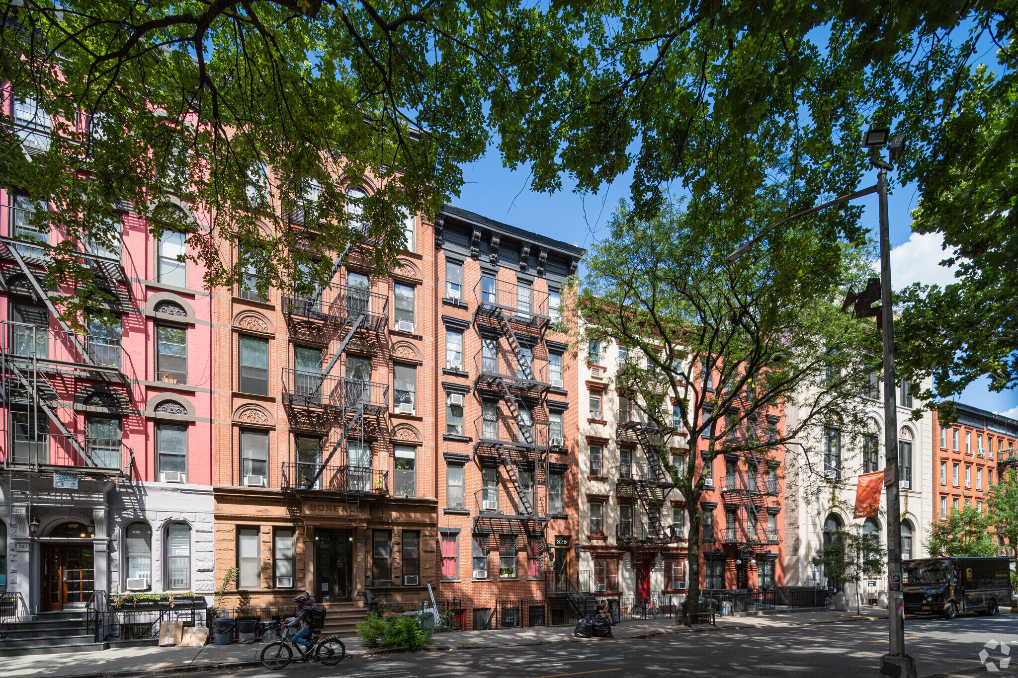 325 E Tenth St, New York, NY à louer Photo principale- Image 1 de 5