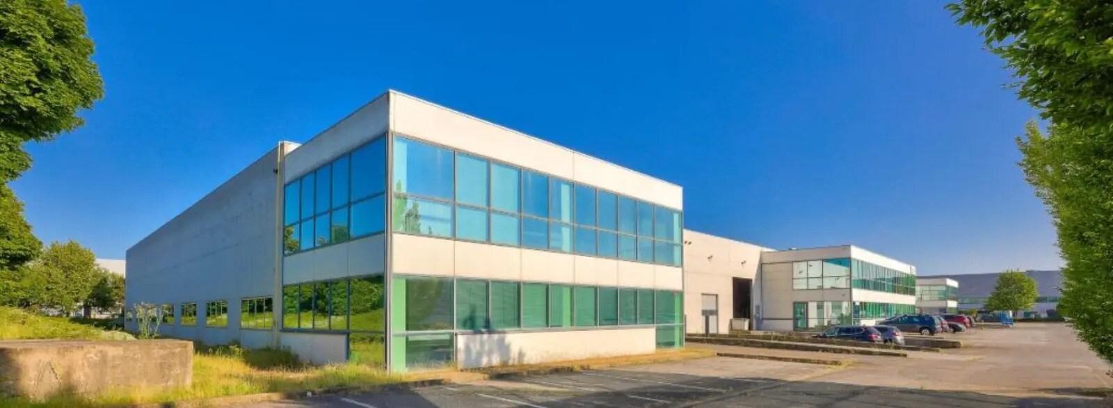 8 Rue Jacqueline Auriol, Chilly-Mazarin for lease Building Photo- Image 1 of 9