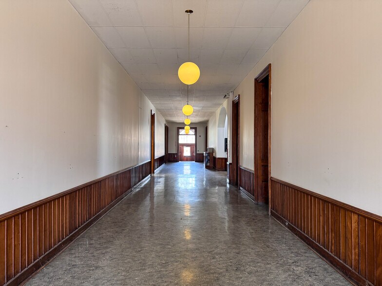 2 Federal St, Saint Albans, VT à vendre - Photo du bâtiment - Image 2 de 10