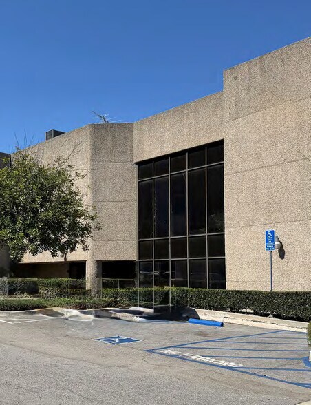 4520 Electronics Pl, Los Angeles, CA à louer - Photo du bâtiment - Image 1 de 5