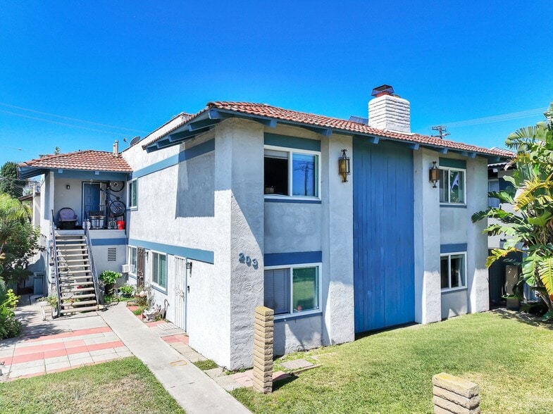 203 Ogle St, Costa Mesa, CA for sale - Building Photo - Image 1 of 10