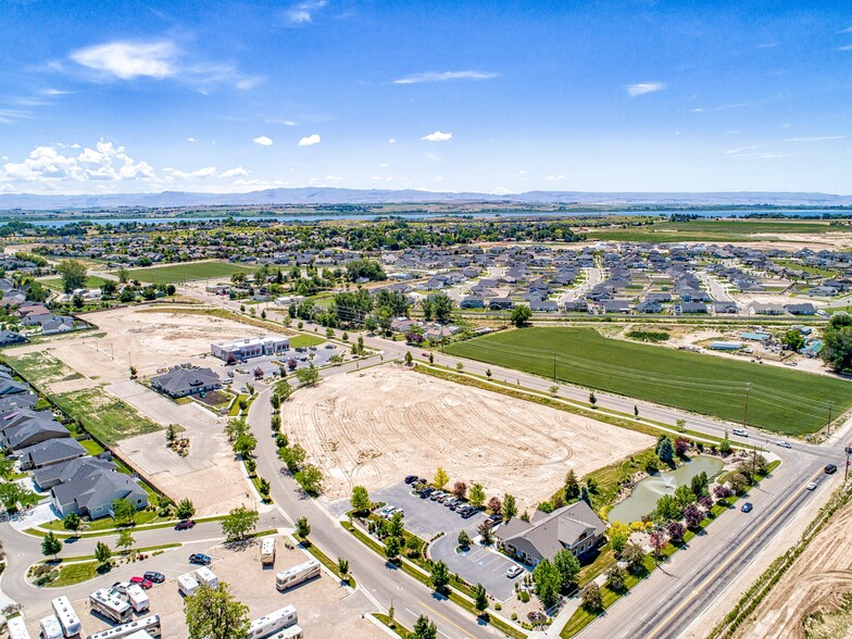 965 Rising Sun Dr, Nampa, ID à vendre - Photo du bâtiment - Image 2 de 4