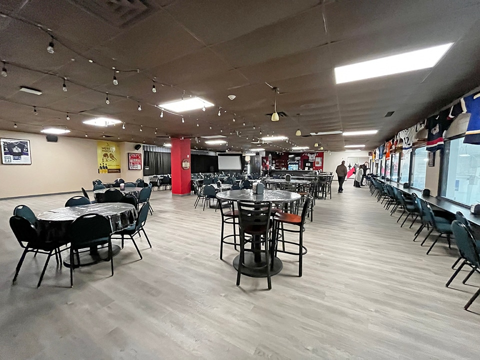 200 East Lake Cres NE, Airdrie, AB for lease Primary Photo- Image 1 of 16