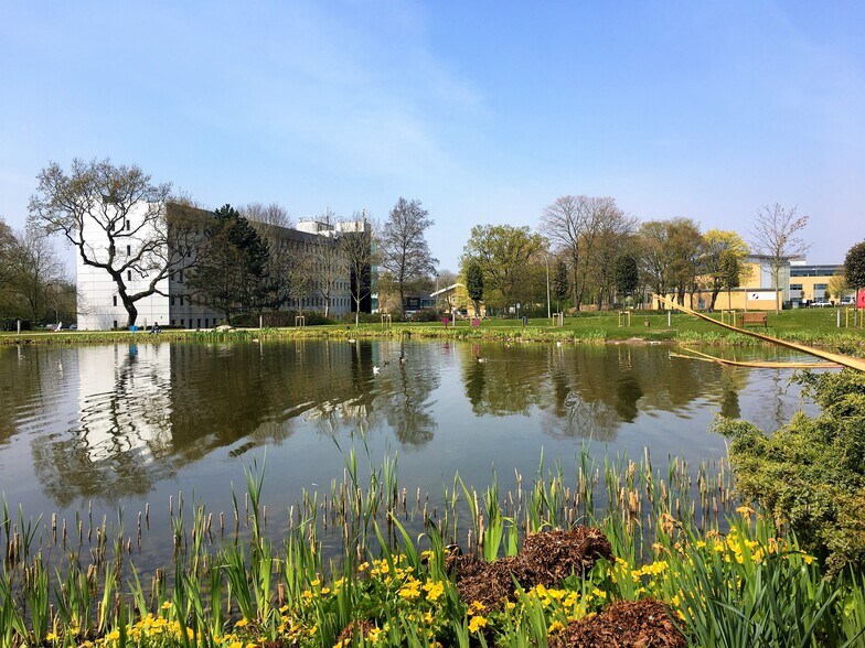 1 Warrington Rd, Warrington à louer - Photo du bâtiment - Image 2 de 26