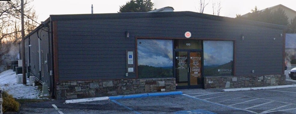 120 S Grove St, Hendersonville, NC for sale - Building Photo - Image 1 of 5