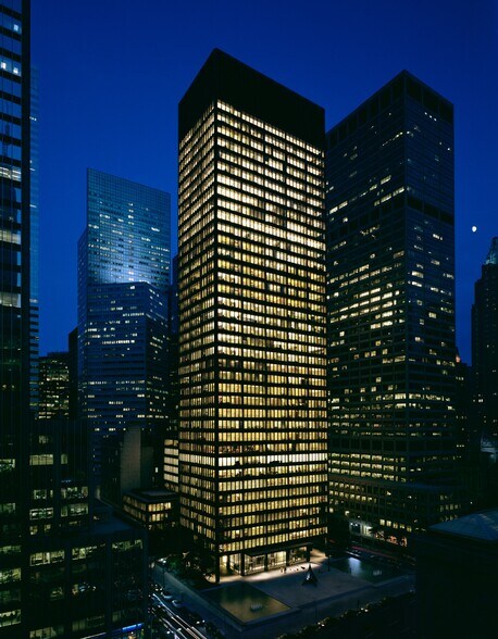 375 Park Ave, New York, NY à louer - Photo du bâtiment - Image 3 de 3