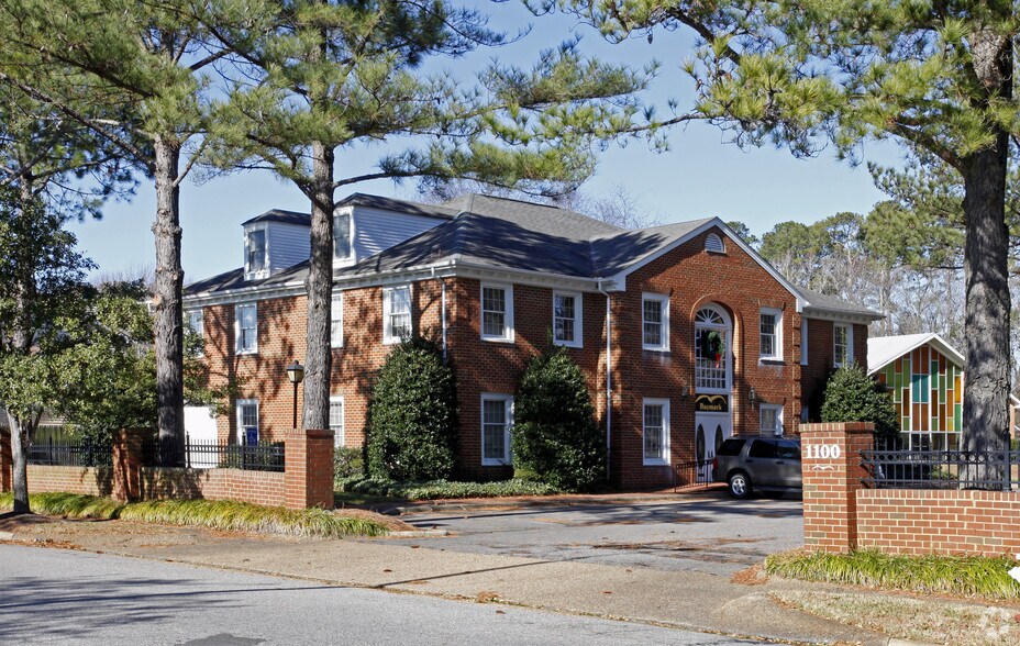 1100 Eaglewood Dr, Virginia Beach, VA à louer - Photo du bâtiment - Image 1 de 13