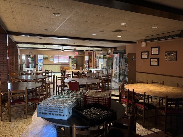 2008 127th St, College Point, NY à vendre - Photo du bâtiment - Image 3 de 7