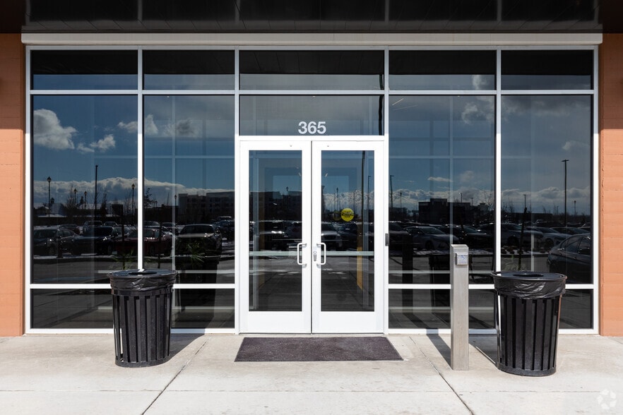 365 S Garden Grove Ln, Pleasant Grove, UT à louer - Photo du bâtiment - Image 2 de 3