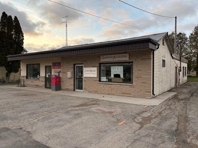 126 Main St E, Dashwood, ON à vendre - Photo du bâtiment - Image 1 de 13