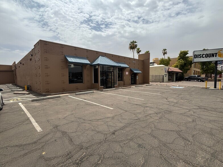 3409 W Bethany Home Rd, Phoenix, AZ à louer - Photo du bâtiment - Image 2 de 7