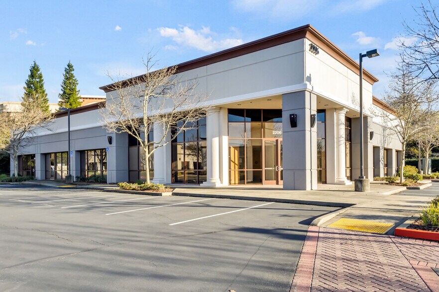 2206 Plaza Dr, Rocklin, CA à vendre - Photo du bâtiment - Image 1 de 36