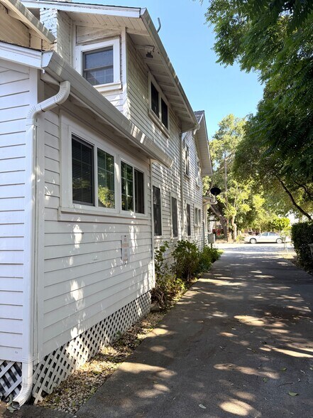 263 5th St, Gilroy, CA à vendre - Photo du bâtiment - Image 3 de 12