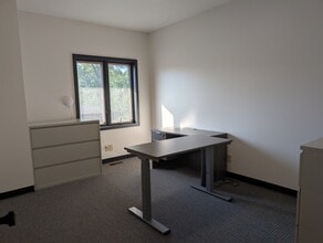 5891 Cedar Lake Rd, Saint Louis Park, MN for lease Interior Photo- Image 2 of 9