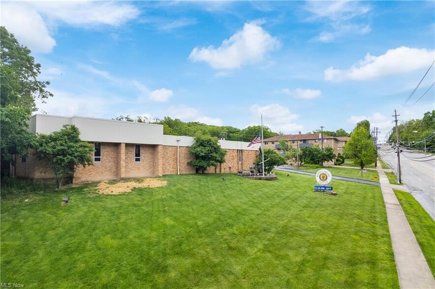 6483 State Rd, Parma, OH à vendre - Photo du bâtiment - Image 2 de 23