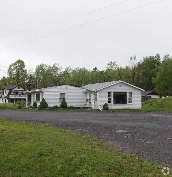 4802 RT-23 Route 23, Windham, NY à louer - Photo du bâtiment - Image 3 de 5