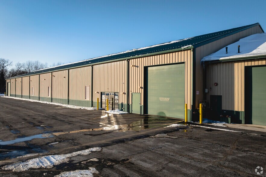 1590 Albon Rd, Holland, OH à vendre - Photo du bâtiment - Image 2 de 6