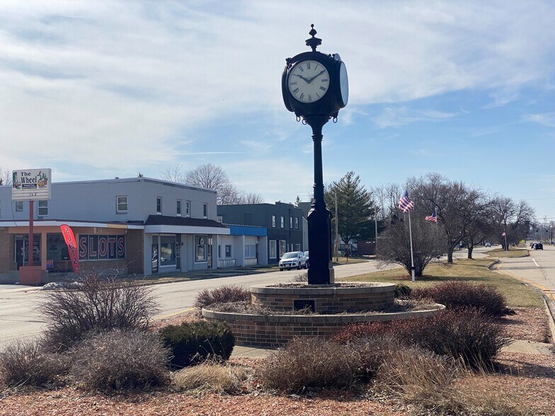 539 Blackhawk Blvd, South Beloit, IL à louer - Photo du bâtiment - Image 2 de 30