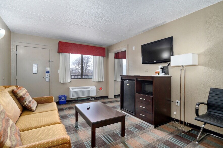 3114 N Kentwood Ave, Springfield, MO à vendre - Photo du bâtiment - Image 2 de 23