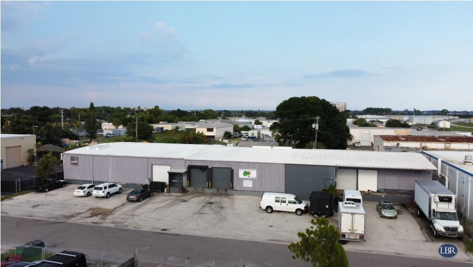 650 Azalea Ave, Merritt Island, FL for lease - Building Photo - Image 2 of 4