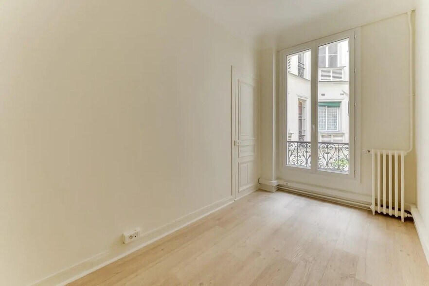 66 Rue La Fayette, Paris for lease - Interior Photo - Image 1 of 28