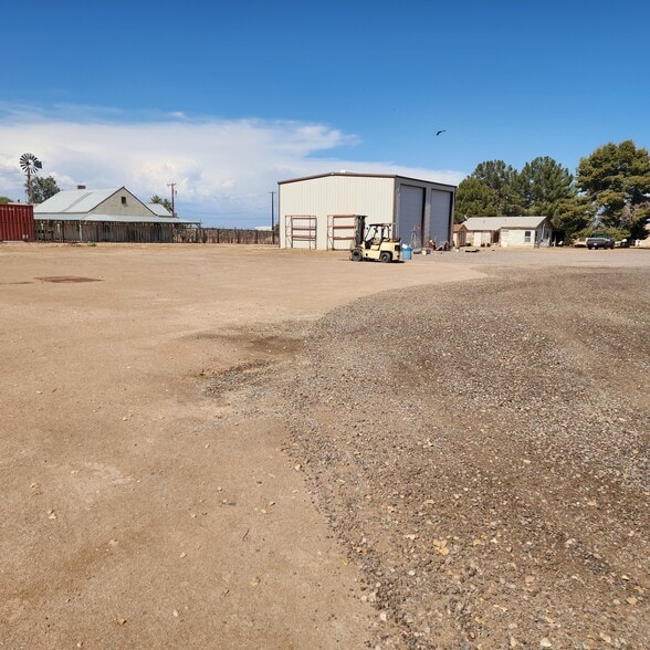 7020 S Rainbow Rd, Buckeye, AZ à louer - Photo du bâtiment - Image 2 de 14