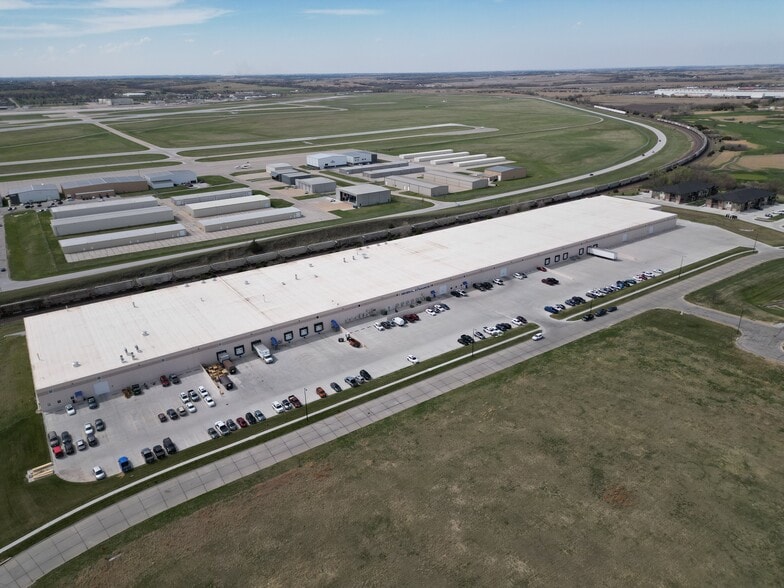 4555 NW 14th St, Lincoln, NE for sale - Building Photo - Image 1 of 11