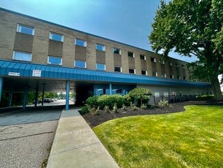 Plus de détails pour 35104 Euclid Ave, Willoughby, OH - Bureau, Bureau/Commerce de détail à louer