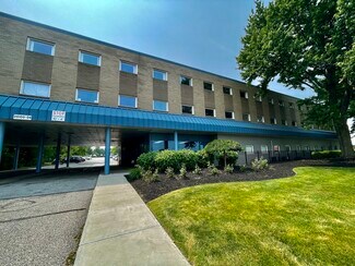 Plus de détails pour 35104 Euclid Ave, Willoughby, OH - Plusieurs types d'espaces à louer